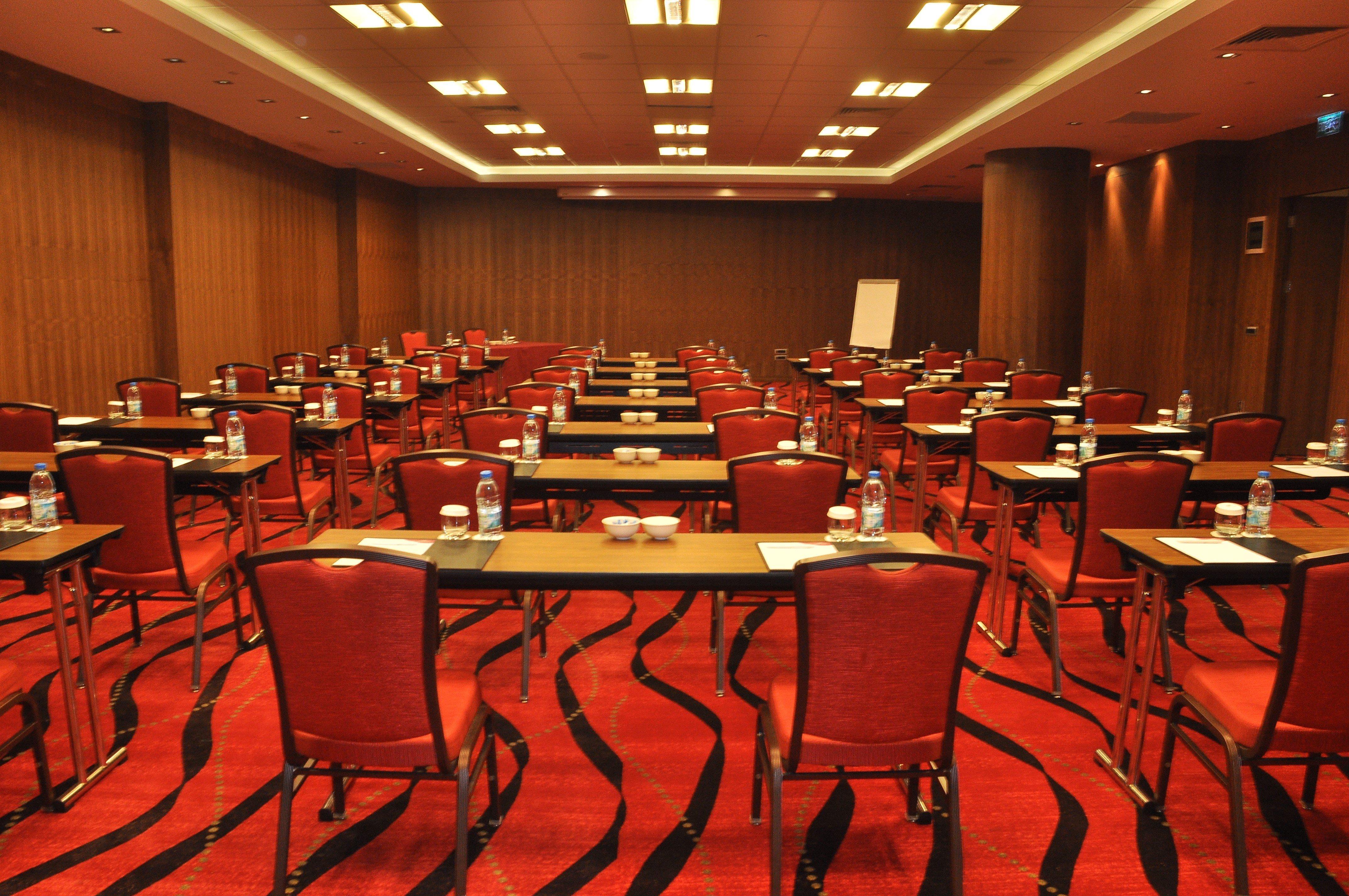 Hotel Crowne Plaza Istanbul Harbiye By Ihg Esterno foto Meeting room
