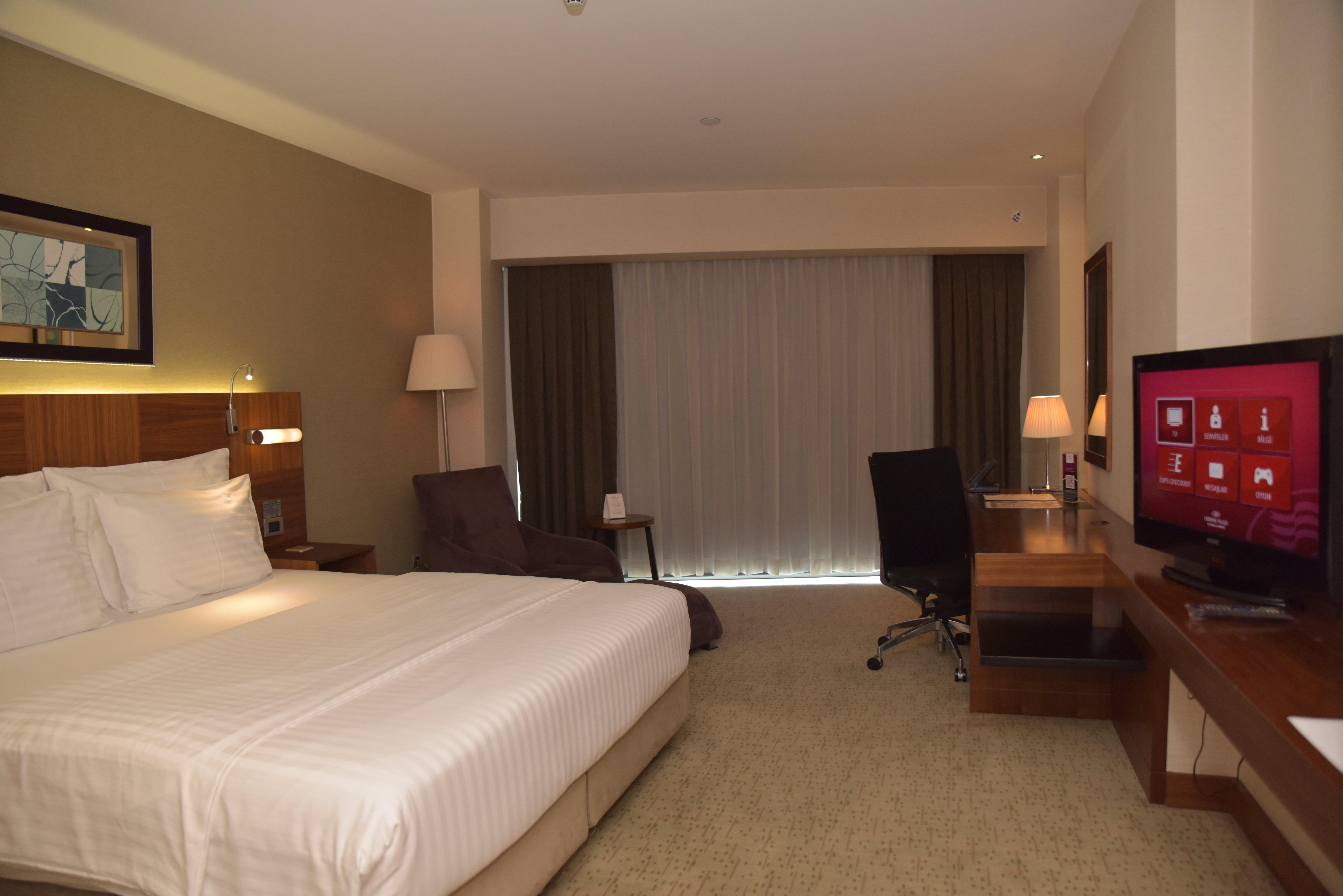 Hotel Crowne Plaza Istanbul Harbiye By Ihg Esterno foto A room at the hotel