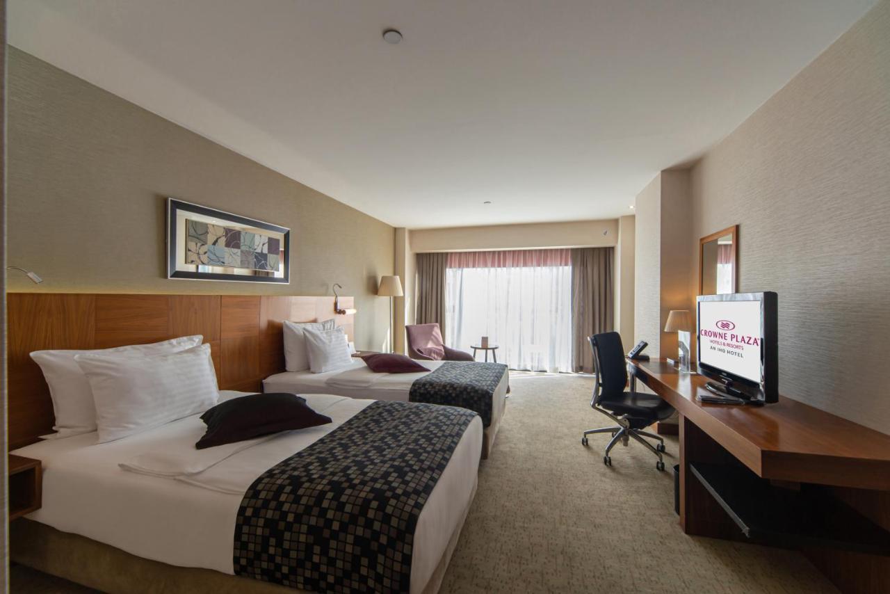 Hotel Crowne Plaza Istanbul Harbiye By Ihg Esterno foto A typical room at the hotel