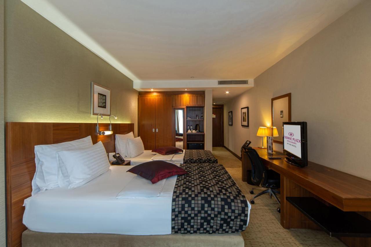 Hotel Crowne Plaza Istanbul Harbiye By Ihg Esterno foto A room at the hotel