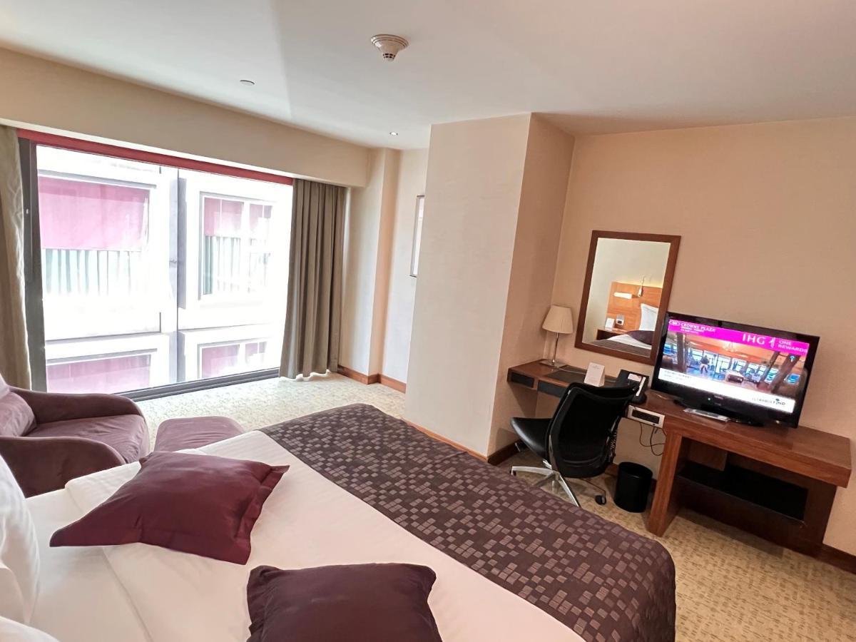 Hotel Crowne Plaza Istanbul Harbiye By Ihg Esterno foto A room at the hotel