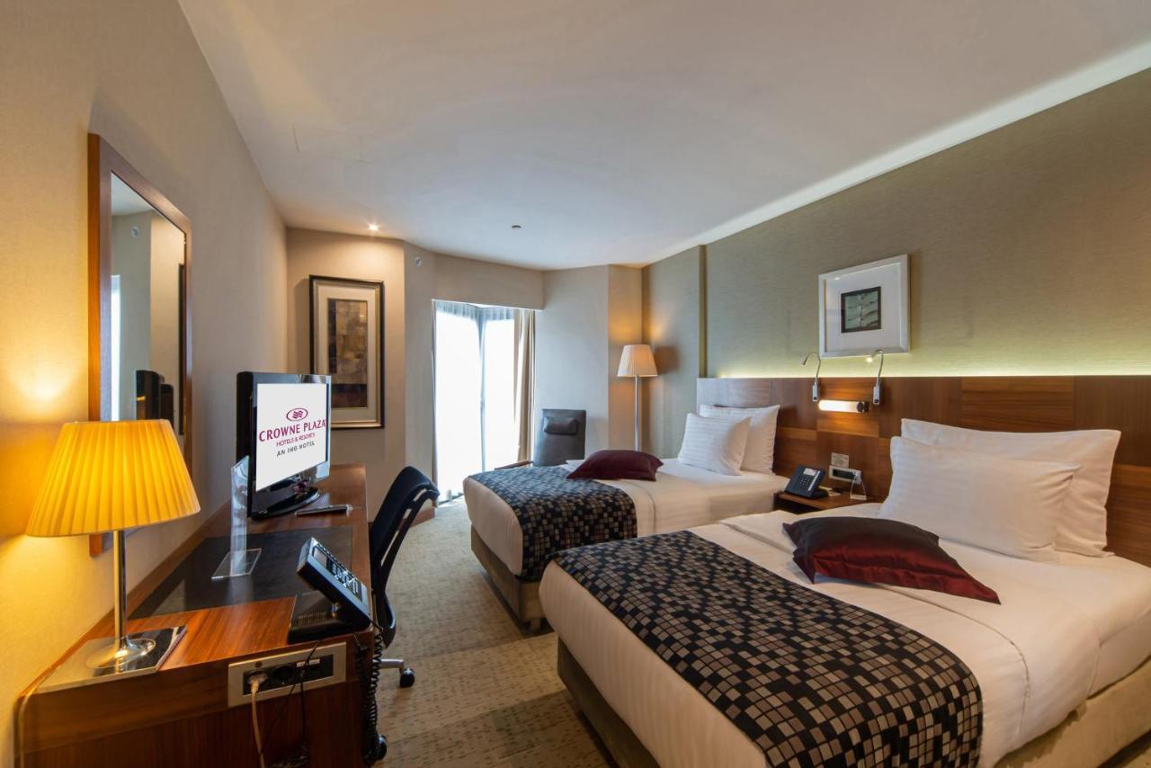 Hotel Crowne Plaza Istanbul Harbiye By Ihg Esterno foto A room at the Crowne Plaza Hotel, Dublin Airport